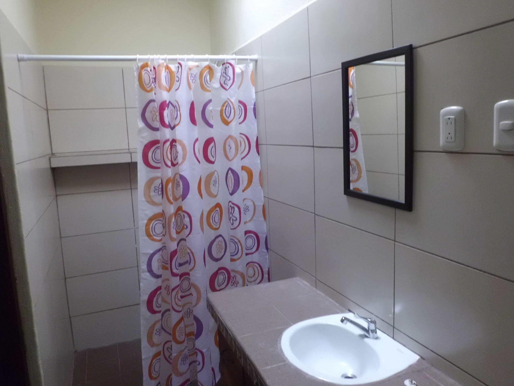 Hostal Casa Ivana Леон Екстер'єр фото