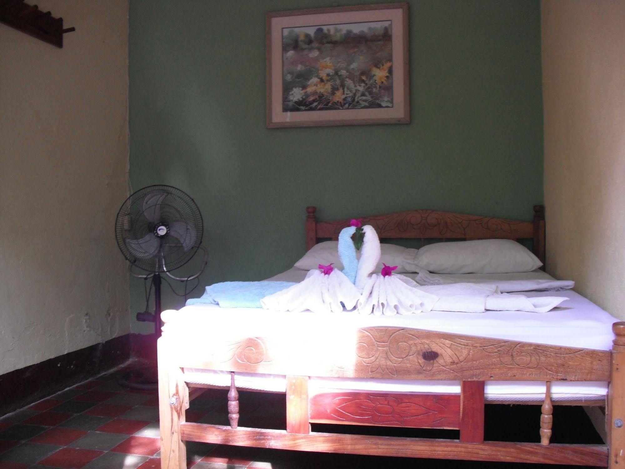 Hostal Casa Ivana Леон Екстер'єр фото