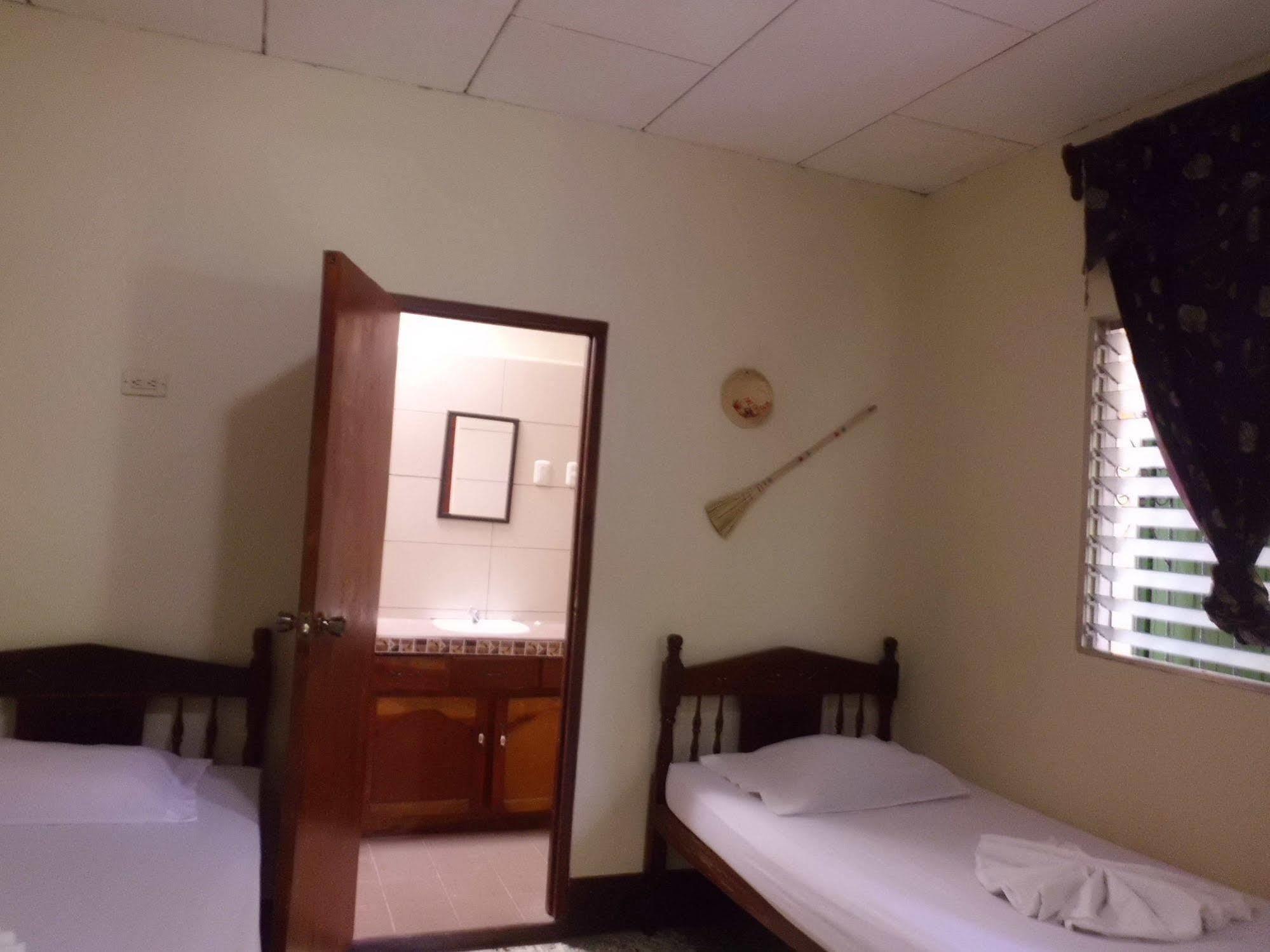 Hostal Casa Ivana Леон Екстер'єр фото